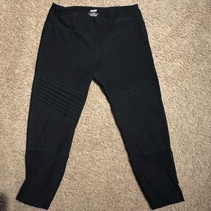 Black Avia capris leggings